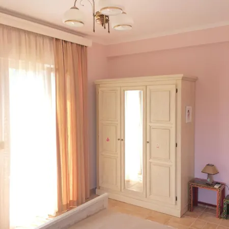 Margarita Villa *